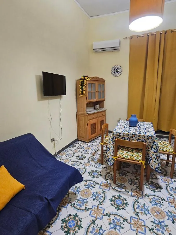 Maison Nonna Raffaela A Toledo Napoli 0*,  İtalya